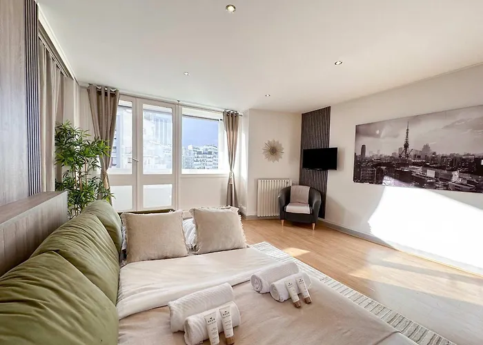 Spacious & Luxurious Flat In Montparnasse