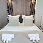 Spacious & Luxurious Flat In Montparnasse Paryż