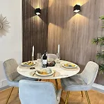 Spacious & Luxurious Flat In Montparnasse *