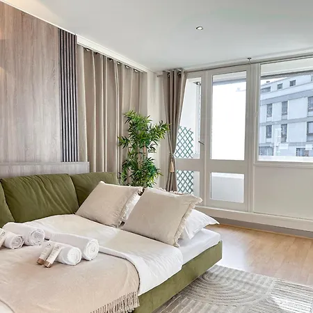 Spacious & Luxurious Flat In Montparnasse