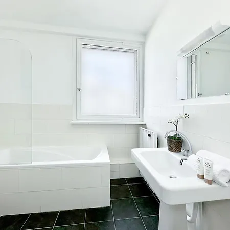 Spacious & Luxurious Flat In Montparnasse