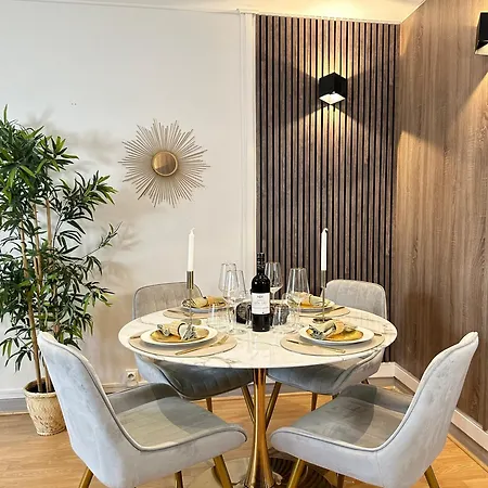 Spacious & Luxurious Flat In Montparnasse * Paříž