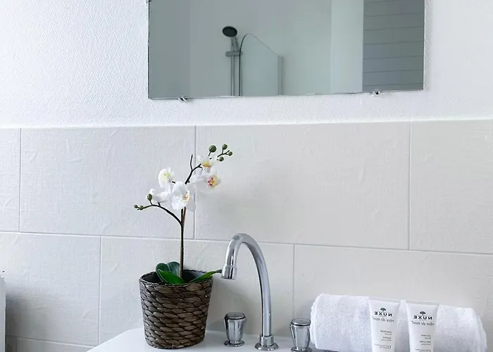 Spacious & Luxurious Flat In Montparnasse Apartment *