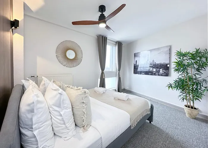 Spacious & Luxurious Flat In Montparnasse
